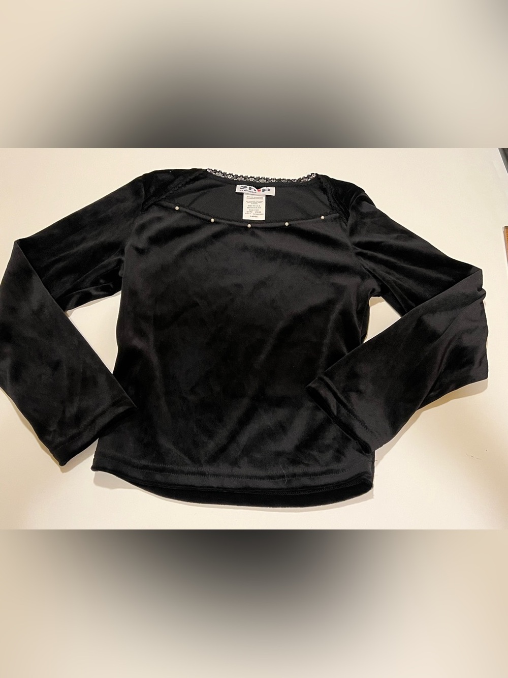 JUNIOR’S 2 HIP by WRAPPER VELVET LONG SLEEVE TOP.
